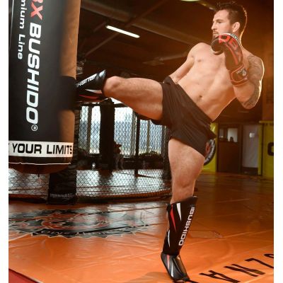 12. M - Ninja-Schienbeinschützer