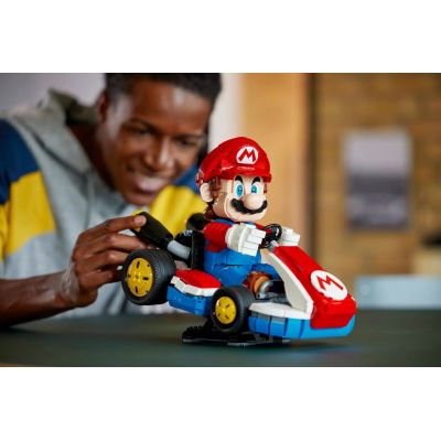 8. LEGO Super Mario 72037 – Mario Kart: Mario und Standard-Kart