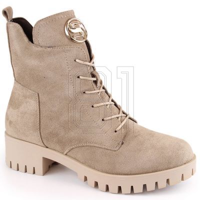 14. Wildlederstiefeletten mit Blockabsatz und Plateau, isoliert, M.Daszyński W SAN22, beige
