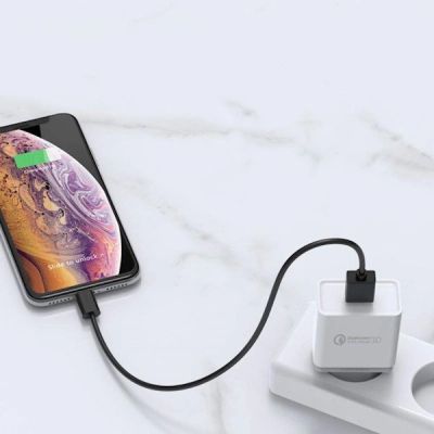 2. Ugreen CD122 schnelles Netzwerkladegerät Quick Charge 3.0 18W 3A USB weiß (10133)