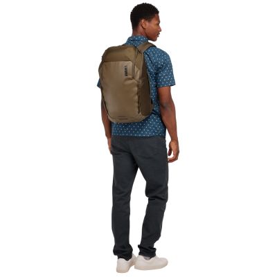 8. Thule Chasm TCB215 Dunkelkhaki Rucksack Polyester Wanderrucksack
