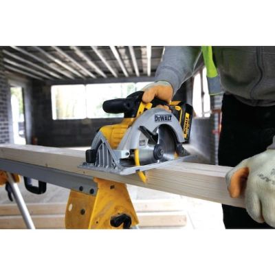 16. Kreissäge ohne Akku und Ladegerät DeWalt DCS391NT (460W; 165mm)