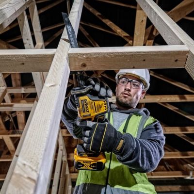 9. Säbelsäge 18V DCS369NT-XJ DEWALT