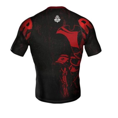 5. Der Kompressions-Rashguard „Warrior“ besteht aus DBX MORE DRY M-Material.