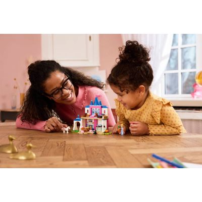 9. LEGO Disney 43283 – Cinderellas Schloss und ihre tierischen Freunde