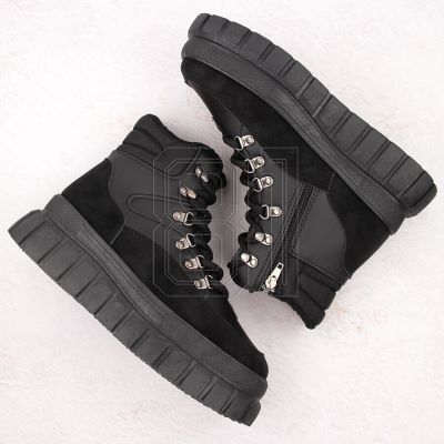 9. Boots on the News W EVE450A platform