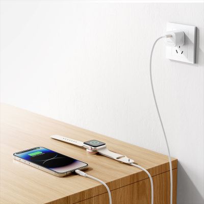 10. Joyroom 2-in-1- Lightning -Kabel und induktives Ladegerät für Apple Watch 1,5 m weiß (S-IW012)