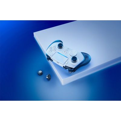 14. Razer Wolverine V2 Pro Weißes Gamepad (Analog/Digital) für PC und PlayStation 5