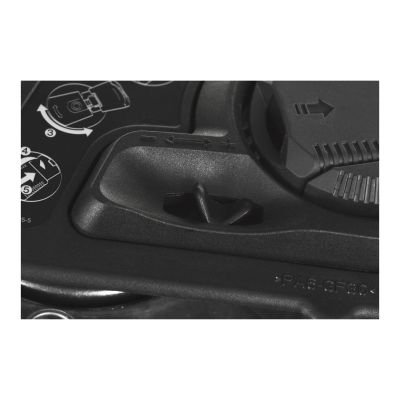 7. 2000W MAKITA UC4051A Elektrosäge