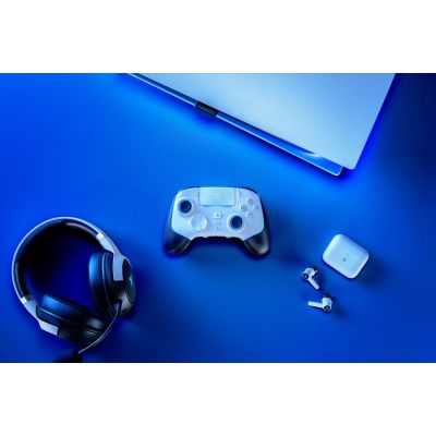 9. Razer Wolverine V2 Pro Weißes Gamepad (Analog/Digital) für PC und PlayStation 5
