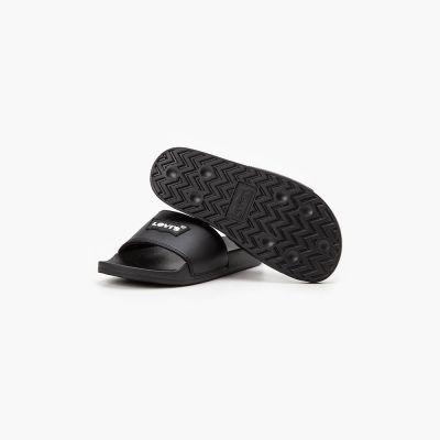 3. Levi's June Batwing Patch W Flip-Flops D78940002