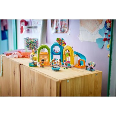9. LEGO Friends 42686 Indoor-Spielplatz
