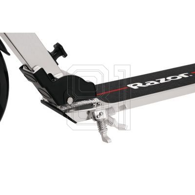 2. Razor A6 Scooter 13073013 (schwarz, silber)