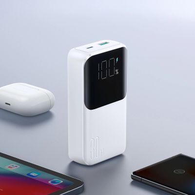 12. Mini-Powerbank mit integrierten Kabeln Joyroom JR-PBC06 30W 10000mAh - Weiß