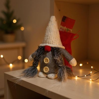 7. Dekorativer Weihnachtsmann mit Geschenktüte, 15 cm, Dunkelgrau
