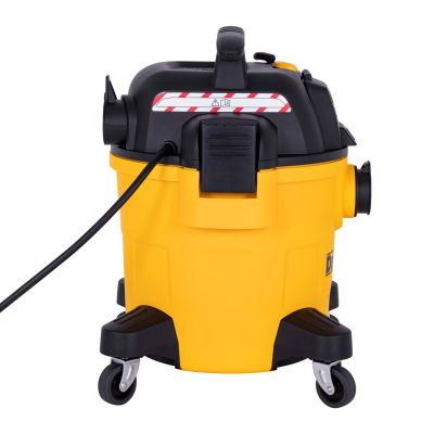 3. Nass-/Trockensauger 20L mit Steckdose AT-DXV20PTA