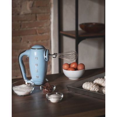 11. Smeg HMF01PBEU Retro-Handmixer im 50er-Jahre-Stil, Pastellblau