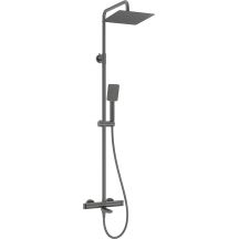 Regendusche mit thermostatgesteuerter Badewannenarmatur