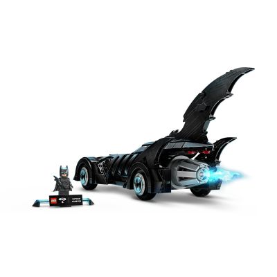 12. LEGO DC Super Heroes 76304 Batmobil Batman Forever