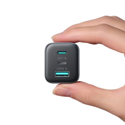 8. Joyroom JR-TO1 GaN 45 USB-C Lightning USB-A Wandladegerät – Schwarz