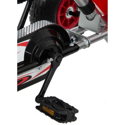 10. 14. Januar, rotes Pedalauto Go-Kart