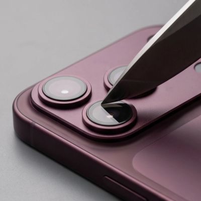 5. Tech-Protect Camfull Fit+ Displayschutzfolie aus gehärtetem Glas für iPhone 18 Pro Max – Burgunderrot