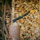 6. Fiskars X28 Axt (1069107)