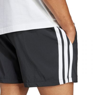 6. adidas Essentials 3-Streifen Chelsea 5-Zoll-Shorts M IM7850