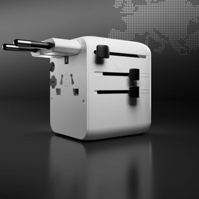 7. SBS Reiseadapter 2xUSB-C 1xUSB-A Universal - Weiß