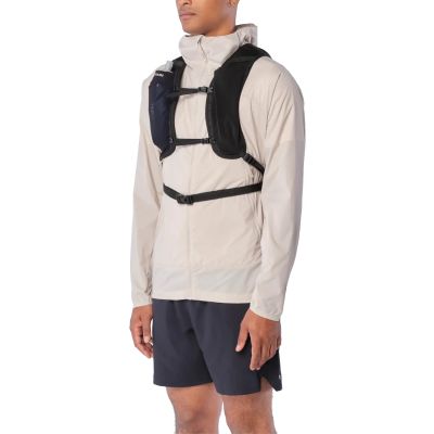 6. Salomon Cross 8 C21853 Rucksack
