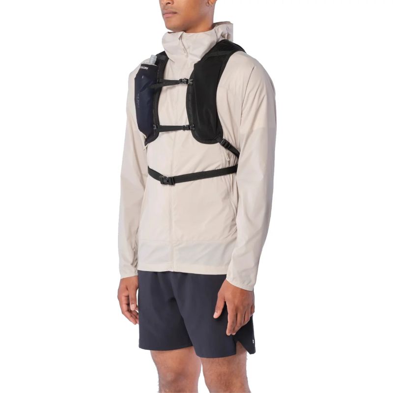 6. Salomon Cross 8 C21853 Rucksack