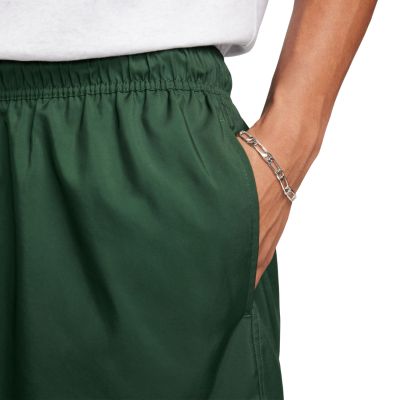 4. Nike Club Herrenshorts Grün FN3307 323