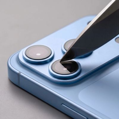 5. Tech-Protect Camfull Fit+ Hartglas für die Kamerainsel des iPhone 18 Pro Max – Hellblau