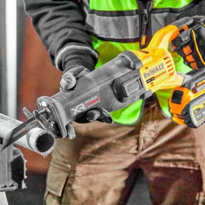 8. 18V XR FLEXVOLT ADVANTAGE DCS386NT Säbelsäge