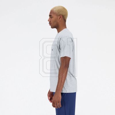 2. New Balance T-Shirt Essentials Reimagined Cott M MT31542AG