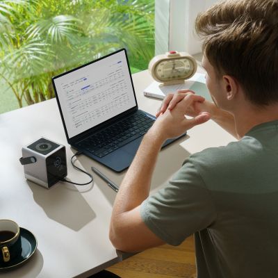 22. Cuktech Powerbank 300W 40000mAh mit kabelloser Ladefunktion, 2x USB-C + 2x USB-A - Schwarz