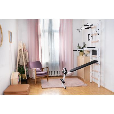 9. Turnwand-Stangenanlage aus Holz und Metall mit Stange, Bank und Zubehör BANCHK 233W