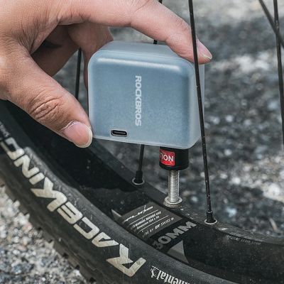 4. Rockbros 42320008001 Mini-Elektro-Fahrradpumpe für Schrader-/Presta-Ventile 100 PSI – Schwarz