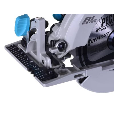 5. MAKITA DHS680Z Bürstenlose Kreissäge (165 mm)