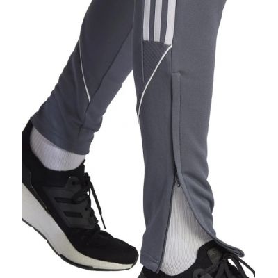 5. adidas TIRO 23 Hose M IB8478