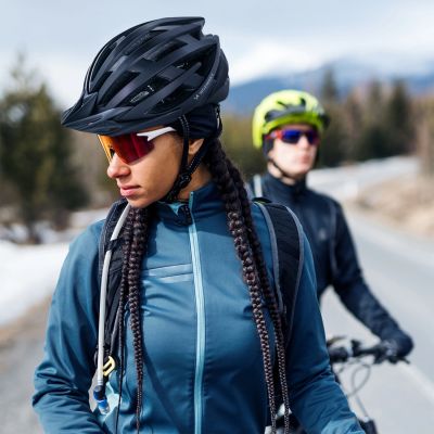 9. Wozinsky MTB-Fahrradhelm mit abnehmbarem Visier und USB-Rücklicht, Größe M – Schwarz