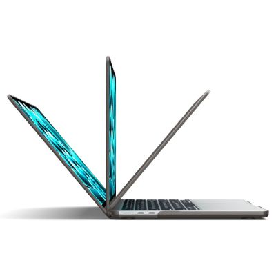 3. Spigen AirSkin Hülle für MacBook Air 13" 2023/2024/2025/2026 - Halbtransparent