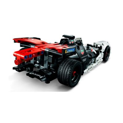 2. LEGO Technic 42137 Formula E Porsche 99X Electric