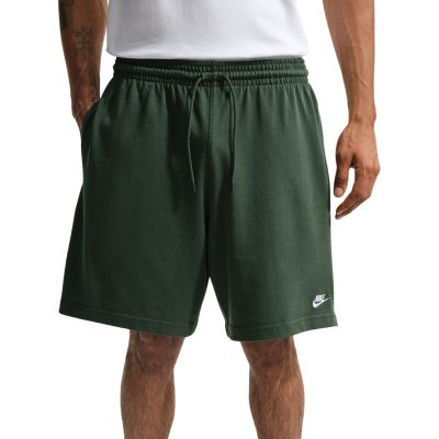 3. Nike Club Herrenshorts Grün FQ4359 323