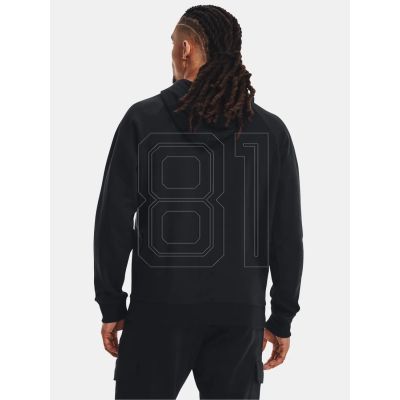 10. Under Armour M 1379757-001 Sweatshirt