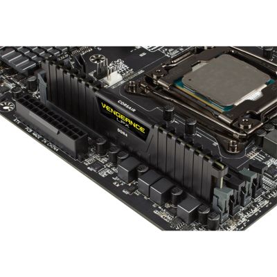 4. Corsair-Speicher D4 3000 8GB C16 Ven