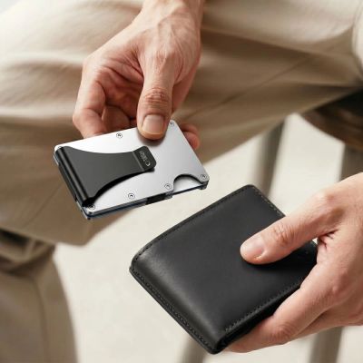 6. Tech-Protect Thorn RFID-Geldbörse – Silber