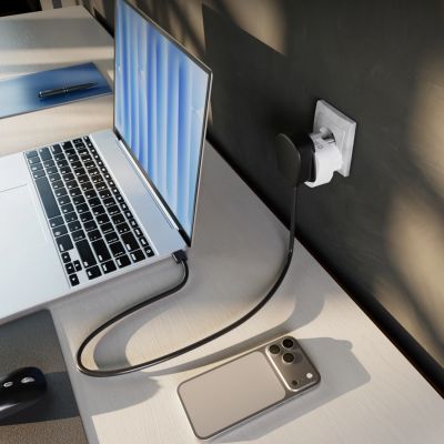 9. SBS Shuko/EU Reiseadapter – Universal – Weiß