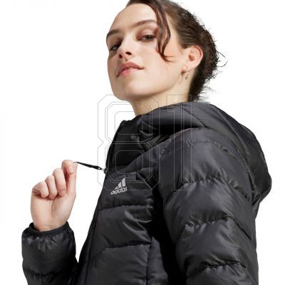 5. adidas Essentials Leichte Daunenjacke mit Kapuze W HZ5724