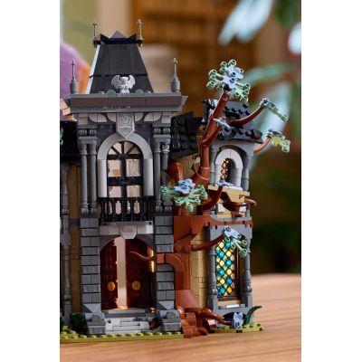 15. LEGO Icons 11383